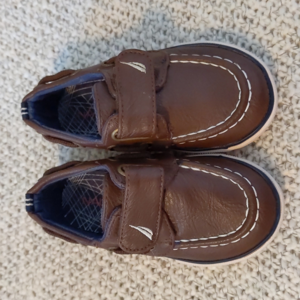 Nautica Boat Shoes (like new!)